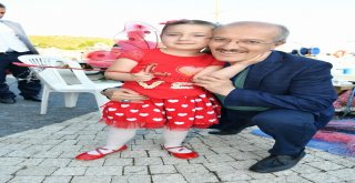 2018-2019 Eğitim ve Öğretim Yılı'nın başlaması nedeniyle yazılı bir açıklama yapan Balıkesir Büyükşehir Belediye Başkanı Zekai Kafaoğlu yeni eğitim-öğretim yılının tüm öğrencilere, öğretmenlere ve vel