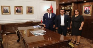 Türk Arap Ülkeleri İş İnsanları Derneği'nden Başkan Atilla'ya Ziyaret