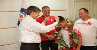 Kıpkpınar Şampiyonu güreşçiler Türel'i ziyaret etti