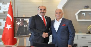 BAŞKAN TÜRKYILMAZ’DAN BARIŞ İÇİN GÜÇ BİRLİĞİ ÇAĞRISI!