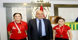 GÜREŞÇİLERİMİZ AVRUPA’DA FIRTINA GİBİ ESTİ