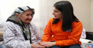 Ayşe Teyze Büyükşehir Sayesinde Yeniden Yürüdü