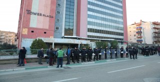 Tower Plaza'da tahliye süreci başladı