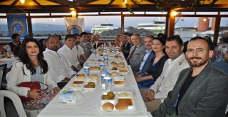 BAŞKAN HAYRİ TÜRKYILMAZ, RUMELİSİAD ÜYELERİYLE İFTAR ÇADIRINDA BİR ARAYA GELDİ