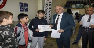 MİNİK KULAÇLAR SERTİFİKALARINI ALDI