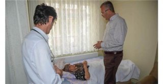 Karacabey'de 'Mobil Başkan Ekibi' Felçli Vatandaşa Yardım Elini Uzattı