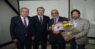 Balıkesir'de İtfaiye Haftası nedeniyle düzenlenen etkinlikler tüm hızıyla sürüyor. Son olarak önceki gün akşam saatlerinde Karesi İtfaiye Grup Amirliği'nde itfaiyeciler ve aileleri düzenlenen yemekte