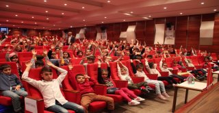 İnegöllü Çocuklar, Tırtıl Kıtır İle Kahkahaya Boğuldu