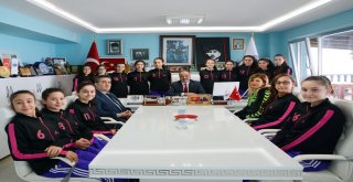 MUDANYA’NIN YILDIZLARINDAN BAŞKAN TÜRKYILMAZ’A ZİYARET