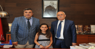 23 Nisan'da Makam Koltuğu Çocukların Oldu!