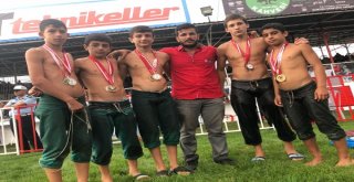 GÜRSULU GÜREŞÇİLERİN TARİHİ BAŞARISI