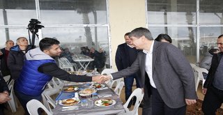 Tramvayda vatandaşlarla yolculuk eden Türel müjdeyi verdi