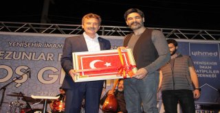 BAYRAMDA UĞUR IŞILAK BİR KONSER VERDİ
