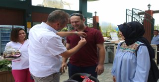 HAYVANAT BAHÇESİ 1 MİLYONUNCU ZİYARETÇİSİNİ AĞIRLADI