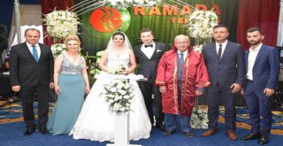 Başkan Albayrak Nihan ve Osman Çiftinin Nikah Törenine Katıldı