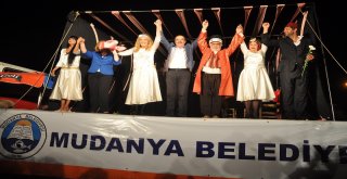 KOMK-İ MEŞHUR (DÜMBÜLLÜ) ADLI TİYATRO OYUNU MUDANYALILAR’LA BULUŞTU