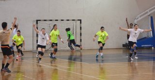 BURSA DERBİSİNDE DİNÇSPOR GALİBİYETİ KAÇIRDI