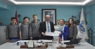 TÜRKYILMAZ’DAN GENÇLERE DESTEK