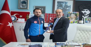 KİCK BOKSÇU GÜRKAN’DAN BAŞKAN TÜRKYILMAZ’A TEŞEKKÜR