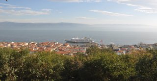 ALMAN TURİST GEMİSİ MUDANYA’YA DEMİR ATTI