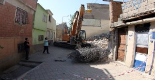 SÖZ VERDİK YAPIYORUZ: TEKKE DE YIKIM DEVAM EDİYOR