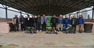 Büyükşehir'den çiftçilere badem soyma makinesi