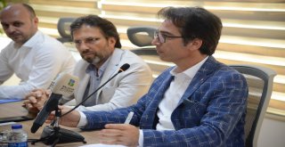 Balıkesir Büyükşehir Belediyesi Çevre Koruma ve Kontrol Daire Başkanlığı tarafından önceki gün düzenlenen toplantıyla Balıkesir'in 20 ilçesindeki Belediye Temizlik İşleri Müdürleri bir araya gelerek y