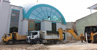 Kemerçeşme Hacı Adem Camiinin Çevresi Yenileniyor