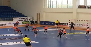 DİNÇ SPOR BAYAN HENTBOL TAKIMI  SEZONU 5.TAMAMLADI