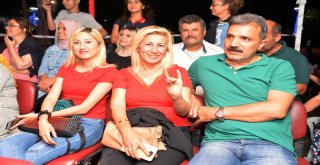 Mersinliler Zara İle Coştu