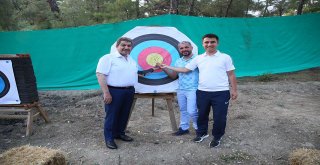 BAŞKAN GÖKSU GENÇLERLE KAMPTA