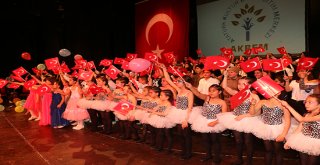 AKBEM 23 Nisan’ı yılsonu gösterisiyle kutladı