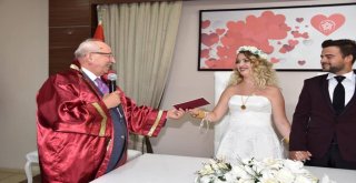Başkan Albayrak Ceyda ve Fırat Çiftinin Nikahını Kıydı