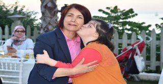 Avcılar’da Özel Çocuklar İçin İftar
