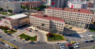 GAZİANTEP BÜYÜKŞEHİR BELEDİYE BİNASI, YEŞİL BİNA SERTİFİKASI ALDI