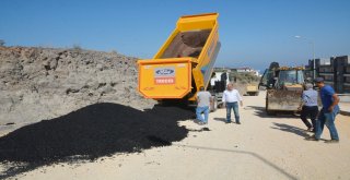 MUDANYA BELEDİYESİ YENİ YERLEŞİM ALANLARINI SICAK ASFALT İLE BULUŞTURUYOR