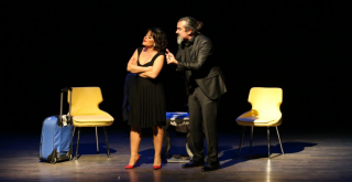 Tiyatro Dolu Hafta Devam Ediyor