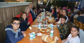 Özkan'dan 'Dünya Yetimler Günü'nde anlamlı etkinlik