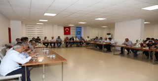 Hasta ve yakınlarına aşure dağıtıldı
