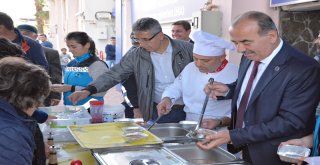 BAŞKAN TÜRKYILMAZ’DAN AŞURE İKRAMI