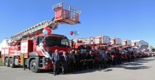 VAN BÜYÜKŞEHİR İTFAİYESİ 2018 DE 5 BİN 744 OLAYA MÜDAHALE ETTİ