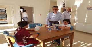 BAŞKAN YILMAZ MİLLET KIRAATHANESİNDE GENÇLERLE BULUŞTU