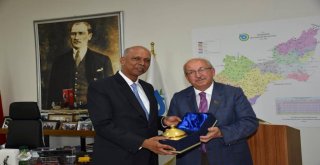 Singapur'un Ankara Büyükelçisi A. Selverajah'tan Ziyaret