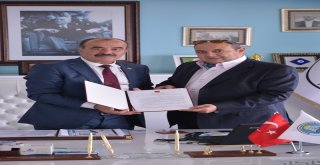 BAŞKAN HAYRİ TÜRKYILMAZ’A, DÜNYA BARIŞ ORGANİZASYONU TÜRKİYE TEMSİLCİ BELGESİ TESLİM EDİLDİ!