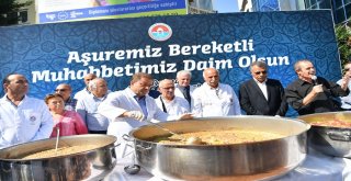 Maltepe'de 25 bin kişiye aşure