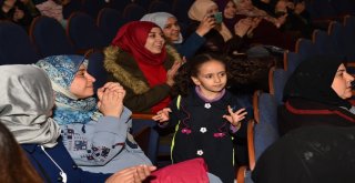 BÜYÜKŞEHİR'DEN MÜLTECİLERE MORAL KONSERİ