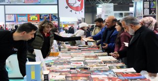 VAN KİTAP FUARINI 250 BİN KİTAPSEVER ZİYARET ETTİ