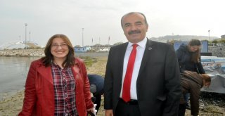 BTÜ’LÜ ÖĞRENCİLER, MUDANYA’DA SAHİL TEMİZLİĞİ YAPTI.