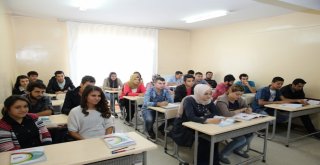 GASMEK'TEN YARARLANAN 1202 ÖĞRENCİ ÜNİVERSİTEYİ KAZANDI