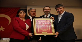 Türel: 'Antalya'yı denizle barışık hale getirmeye çalışıyoruz'
